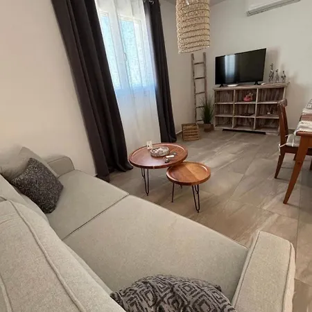 Дом отдыха Sarris Village Hill House 3 *