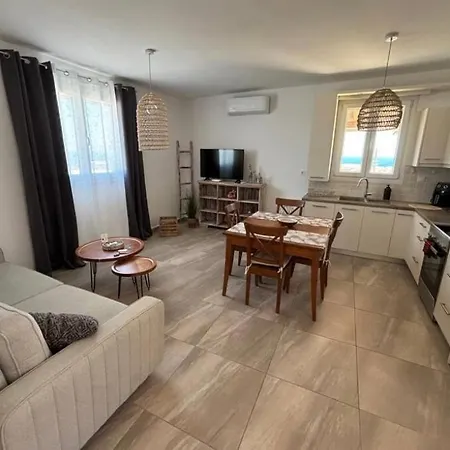 Дом отдыха Sarris Village Hill House 3 *